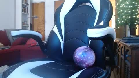 bwall1425 online show from 01-10-25, 06:38