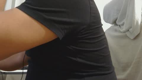 Snapshot of bydevils chatting on 10-01-25, 06:36 bydevils online show from 10-01-25, 06:36