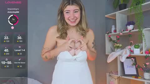 Snapshot of byteblush chatting on 12-04-24, 02:26 Kira online show from 12-04-24, 02:26