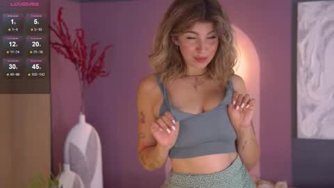 Snapshot of byteblush chatting on 09-17-25, 03:14 Kira online show from 09-17-25, 03:14