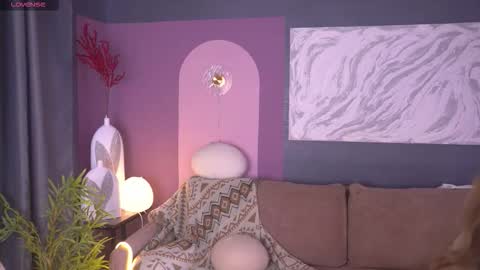 Snapshot of byteblush chatting on 10-14-25, 12:17 Kira online show from 10-14-25, 12:17