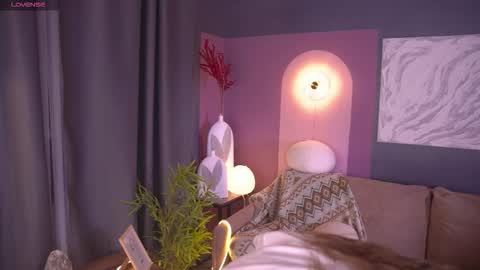 Snapshot of byteblush chatting on 10-15-25, 03:23 Kira online show from 10-15-25, 03:23