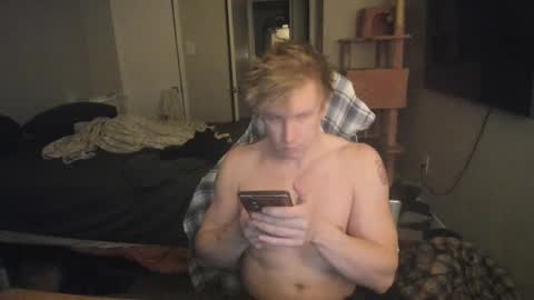 Snapshot of c00ki3m0nstr chatting on 10-31-25, 01:50 c00ki3m0nstr online show from 10-31-25, 01:50