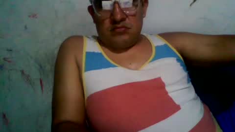 Snapshot of cachito83915 chatting on 06-24-26, 04:11 Cachudosexy online show from 06-24-26, 04:11