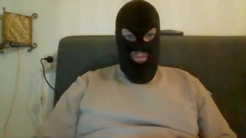 Snapshot of cagegag31 chatting on 02-14-26, 12:24 cagegag31 online show from 02-14-26, 12:24