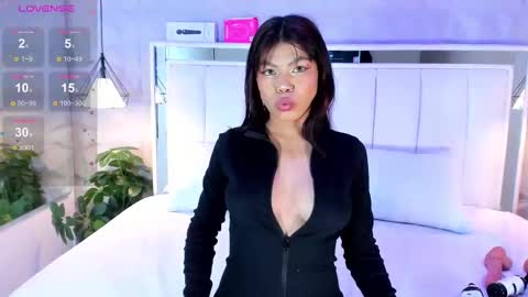 Snapshot of cailynbrowm chatting on 02-18-25, 04:37 CailynBrown online show from 02-18-25, 04:37