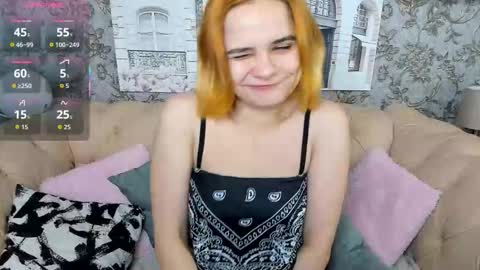 Snapshot of caitlin_crazy chatting on 11-06-25, 08:37 Gina online show from 11-06-25, 08:37