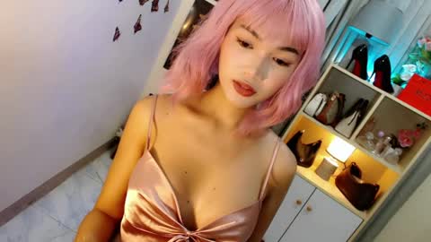 Snapshot of caitlin_x chatting on 05-07-26, 06:46 caitlin online show from 05-07-26, 06:46