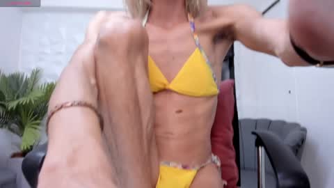 Snapshot of caitlyn_jones chatting on 01-10-25, 11:29 Caitlyn online show from 01-10-25, 11:29