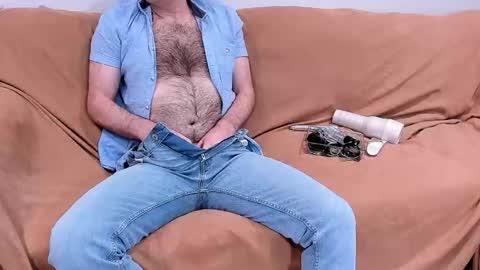 Snapshot of cal_tsg chatting on 01-17-26, 08:52 cal lovecox online show from 01-17-26, 08:52