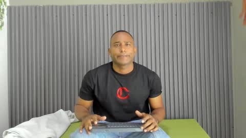 Snapshot of caleb_oustin chatting on 10-04-25, 03:21 caleb online show from 10-04-25, 03:21