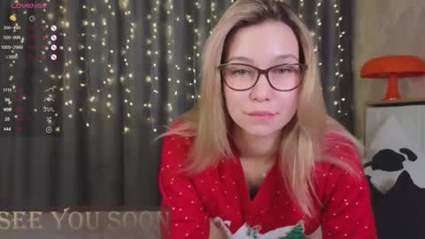 Snapshot of call__me_mommy_ chatting on 01-21-25, 04:16 Nancy Please thumbs up me online show from 01-21-25, 04:16