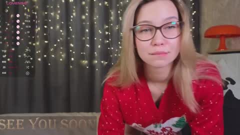 Snapshot of call__me_mommy_ chatting on 01-24-25, 02:08 Nancy Please thumbs up me online show from 01-24-25, 02:08