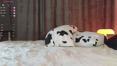 Snapshot of call__me_mommy_ chatting on 02-13-25, 06:59 Nancy Please thumbs up me online show from 02-13-25, 06:59