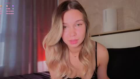 Snapshot of call__me_mommy_ chatting on 05-25-26, 04:02 Nancy Please thumbs up me online show from 05-25-26, 04:02