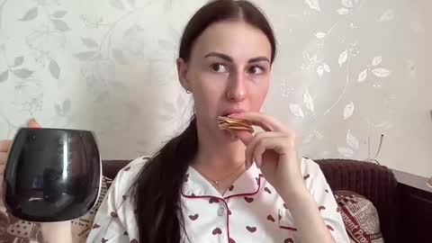 Anna online show from 02-25-25, 10:58