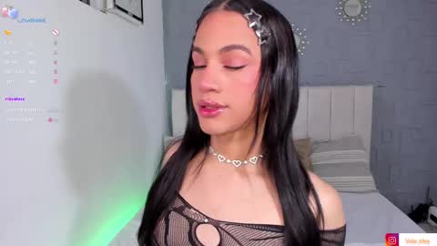 Snapshot of call_me_nora chatting on 09-29-25, 05:01 NORA online show from 09-29-25, 05:01