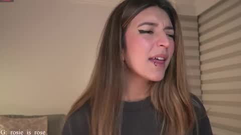 Snapshot of call_me_rosie chatting on 02-18-26, 03:46 online show from 02-18-26, 03:46