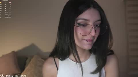 Snapshot of call_me_rosie chatting on 03-16-26, 12:17 online show from 03-16-26, 12:17