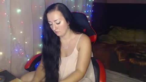 Snapshot of call_me_shaya chatting on 10-28-25, 04:31 Shaya online show from 10-28-25, 04:31