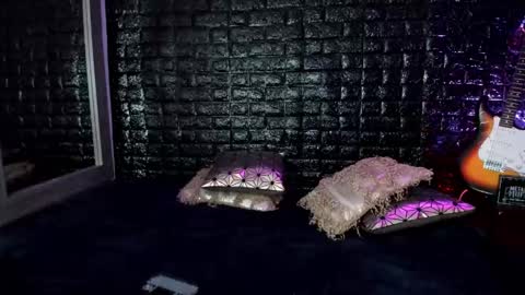 calliope_dark online show from 01-04-25, 02:35