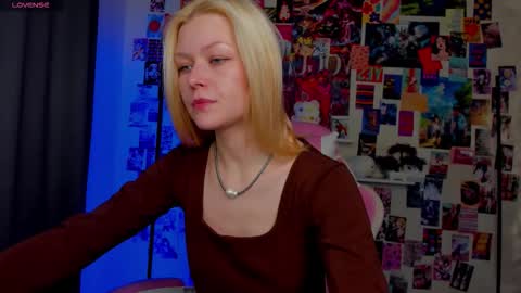 Robin online show from 11-11-25, 11:21