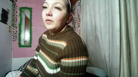 Snapshot of callme_lolas chatting on 04-26-26, 01:25 paula online show from 04-26-26, 01:25