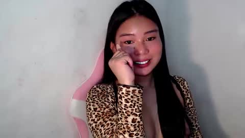 Snapshot of callme_remaxxx7 chatting on 10-08-25, 02:20 Rema online show from 10-08-25, 02:20