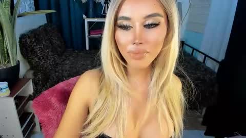 Snapshot of callmebythename_daisy chatting on 09-09-25, 02:49 A STINGY MAN IS A SIGN OF UNWELLINGNESS. online show from 09-09-25, 02:49