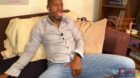 Snapshot of callmeelmore chatting on 03-15-26, 04:29 My name is Robert Dont be shysay hi I love to chat. For requests or dirty talk please use tips online show from 03-15-26, 04:29