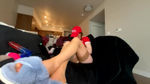 callmelovelie online show from 02-17-25, 05:43