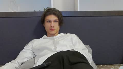 Snapshot of calvin_cay chatting on 01-04-25, 09:31 Calvin online show from 01-04-25, 09:31