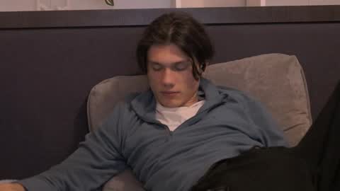 Snapshot of calvin_cay chatting on 01-13-25, 01:45 Calvin online show from 01-13-25, 01:45