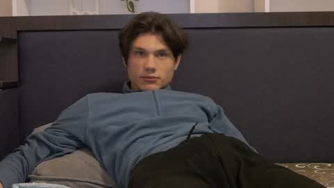 Snapshot of calvin_cay chatting on 01-16-25, 12:23 Calvin online show from 01-16-25, 12:23