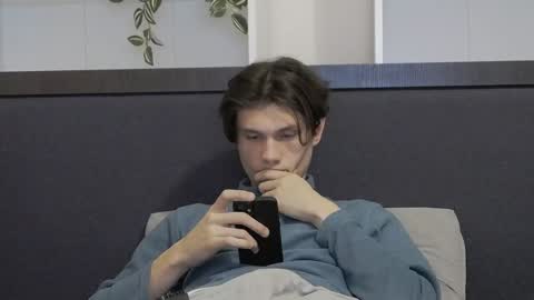 Snapshot of calvin_cay chatting on 01-26-25, 07:20 Calvin online show from 01-26-25, 07:20