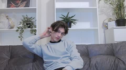 Snapshot of calvin_cay chatting on 01-31-25, 07:29 Calvin online show from 01-31-25, 07:29