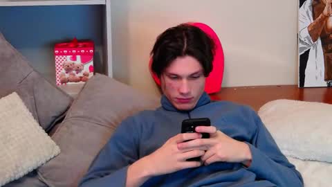 Snapshot of calvin_cay chatting on 02-11-25, 09:56 Calvin online show from 02-11-25, 09:56