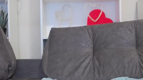 Snapshot of calvin_cay chatting on 02-14-25, 05:30 Calvin online show from 02-14-25, 05:30