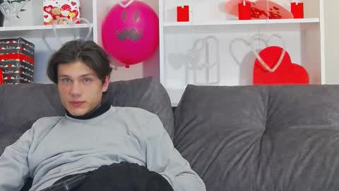 Snapshot of calvin_cay chatting on 02-15-25, 11:58 Calvin online show from 02-15-25, 11:58