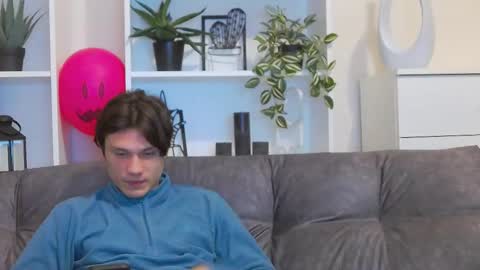 Snapshot of calvin_cay chatting on 02-22-25, 07:47 Calvin online show from 02-22-25, 07:47