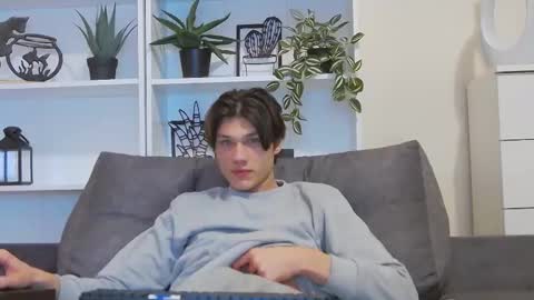 Snapshot of calvin_cay chatting on 02-26-25, 10:53 Calvin online show from 02-26-25, 10:53