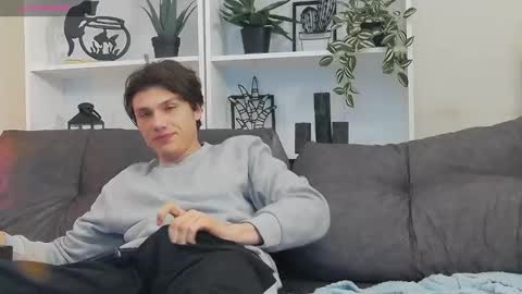 Snapshot of calvin_cay chatting on 03-07-25, 12:04 Calvin online show from 03-07-25, 12:04