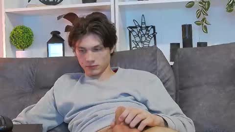 Snapshot of calvin_cay chatting on 03-11-25, 08:09 Calvin online show from 03-11-25, 08:09