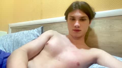 Snapshot of calvin_cay chatting on 10-28-25, 08:44 Calvin online show from 10-28-25, 08:44