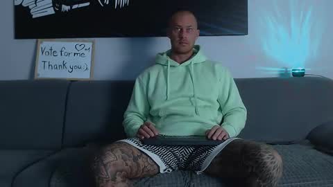 Calvin  online show from 12-03-24, 07:32