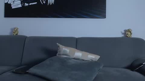 Calvin  online show from 02-07-25, 07:18