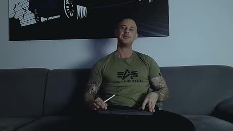 Calvin  online show from 11-23-25, 10:20