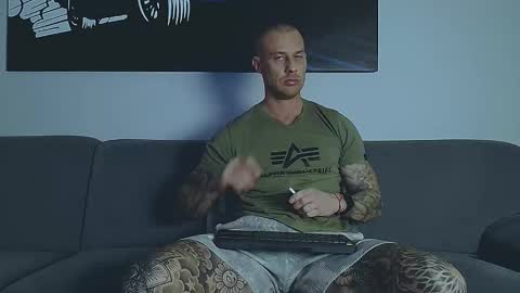 Calvin  online show from 01-12-26, 12:38