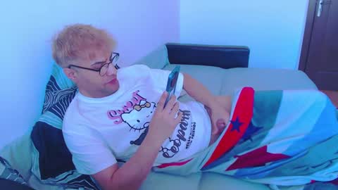 Snapshot of calvinjohnlad chatting on 01-16-25, 09:05 Calvinjohnlad online show from 01-16-25, 09:05