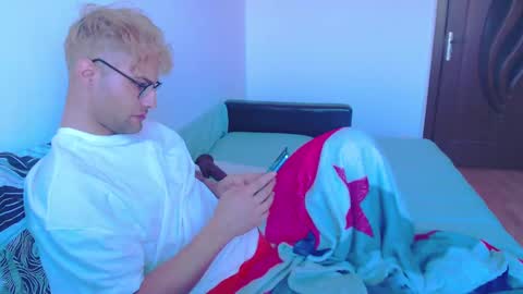 Snapshot of calvinjohnlad chatting on 01-20-25, 06:31 Calvinjohnlad online show from 01-20-25, 06:31